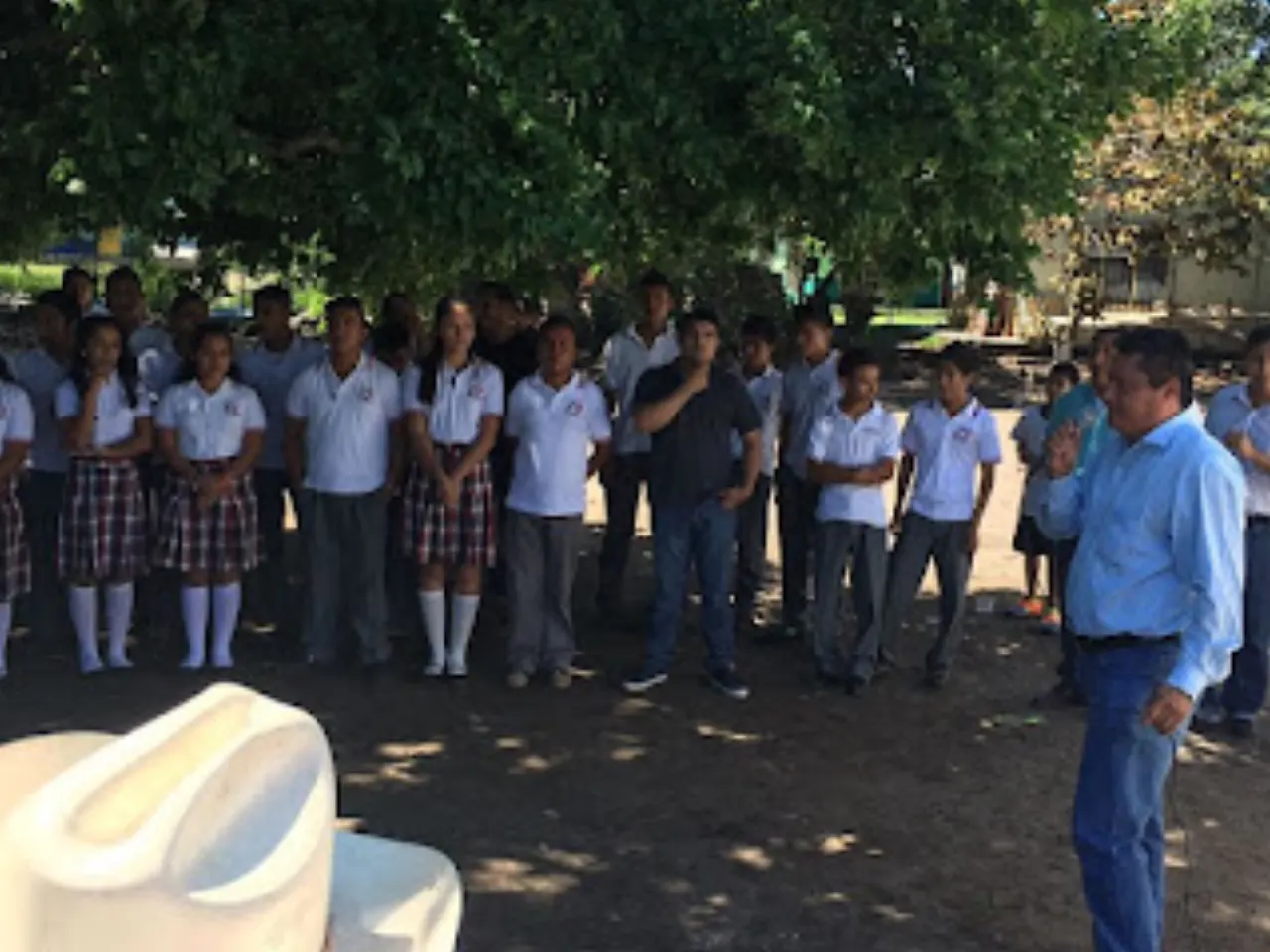 Presidente Municipal Ing. Eduardo Armas Balbuena durante el inicio del proyecto